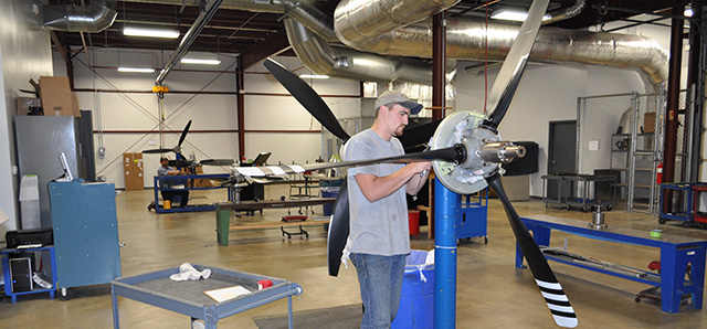 Yingling-Aviation-october-2015-EXPANDS-PROPELLER-SHOP-OPERATIONS-image1